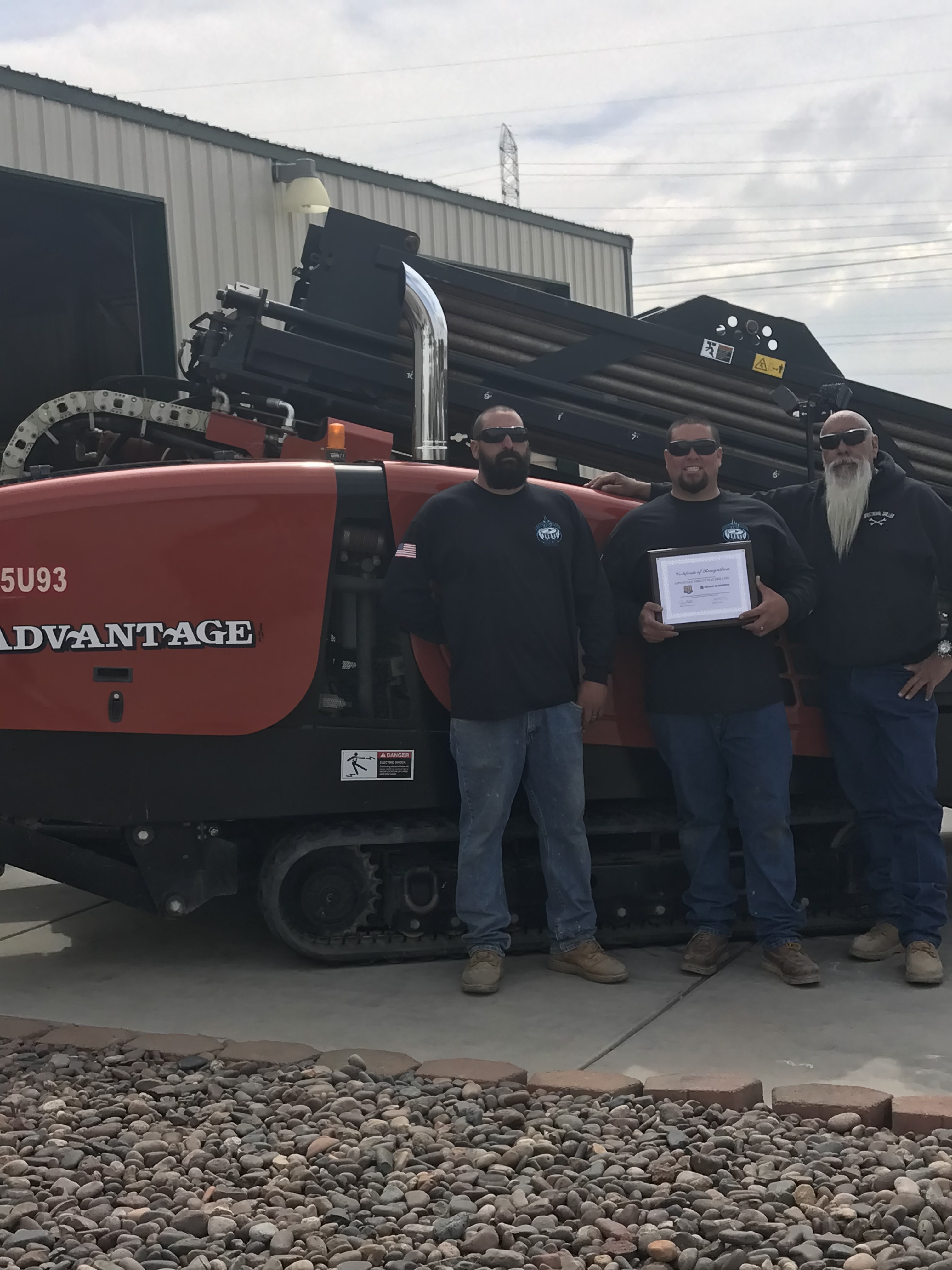 Advantage receiving the 2018 Southwest Gas Safe Digging Practices award